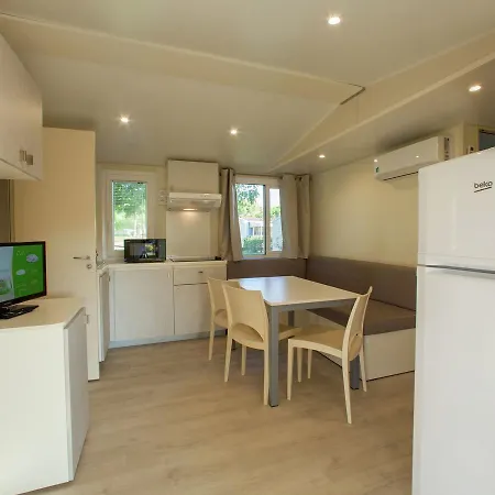 Alpehytte Modern Furnished Chalet With Ac, 4km From