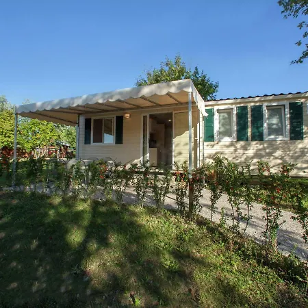 Modern Furnished Chalet With Ac, 4km From *