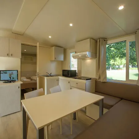 Chalet Modern Furnished Chalet With Ac, 4km From *