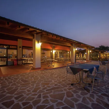 Dağ evi Modern Furnished Chalet With Ac, 4km From